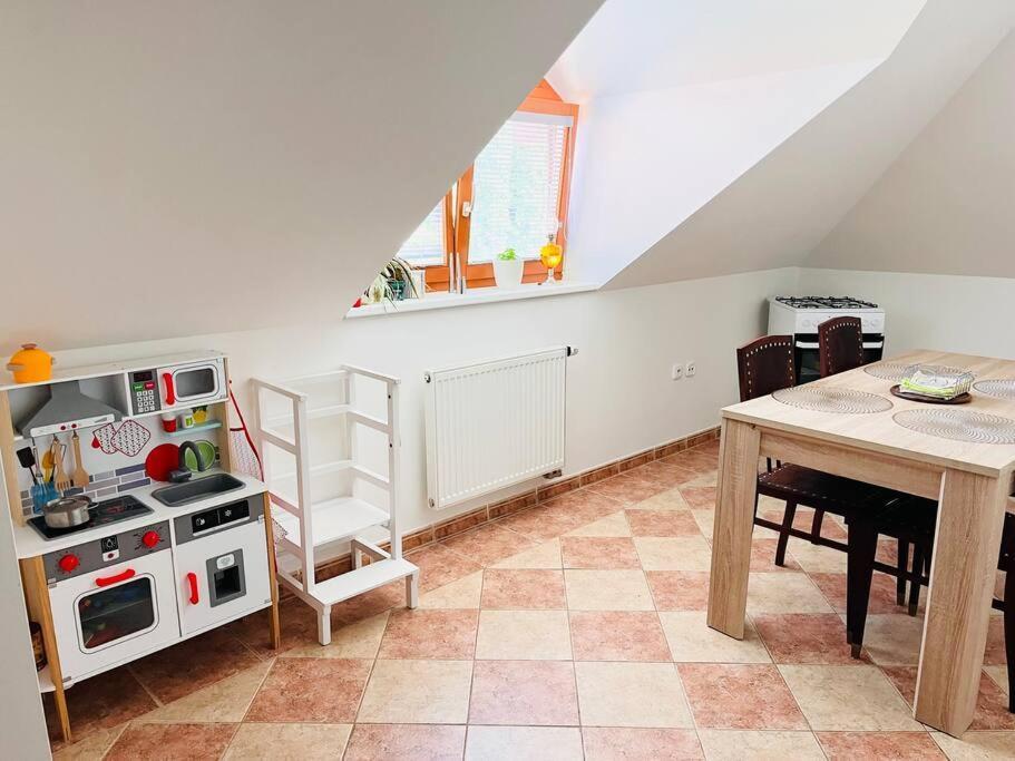 Apartman Se Zahradou 20 Minut Do Centra Prahy Ořech Exteriör bild